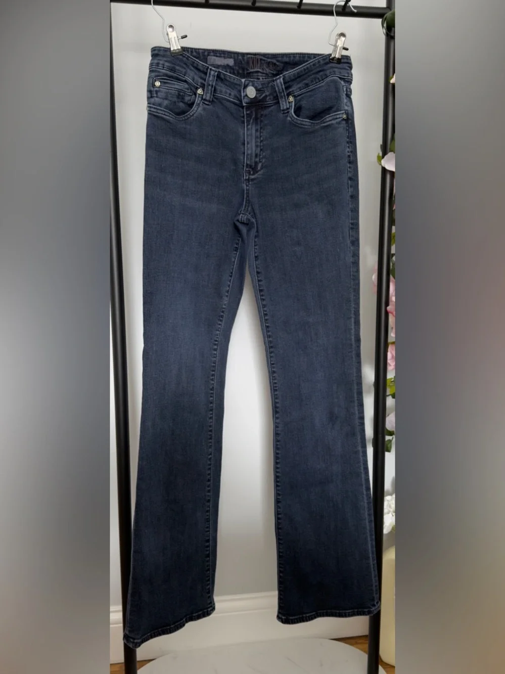 Kut from the Kloth Nicole Bootcut Jeans | Size 4 | Medium Wash Stretch Denim Y2K - Picture 4 of 10